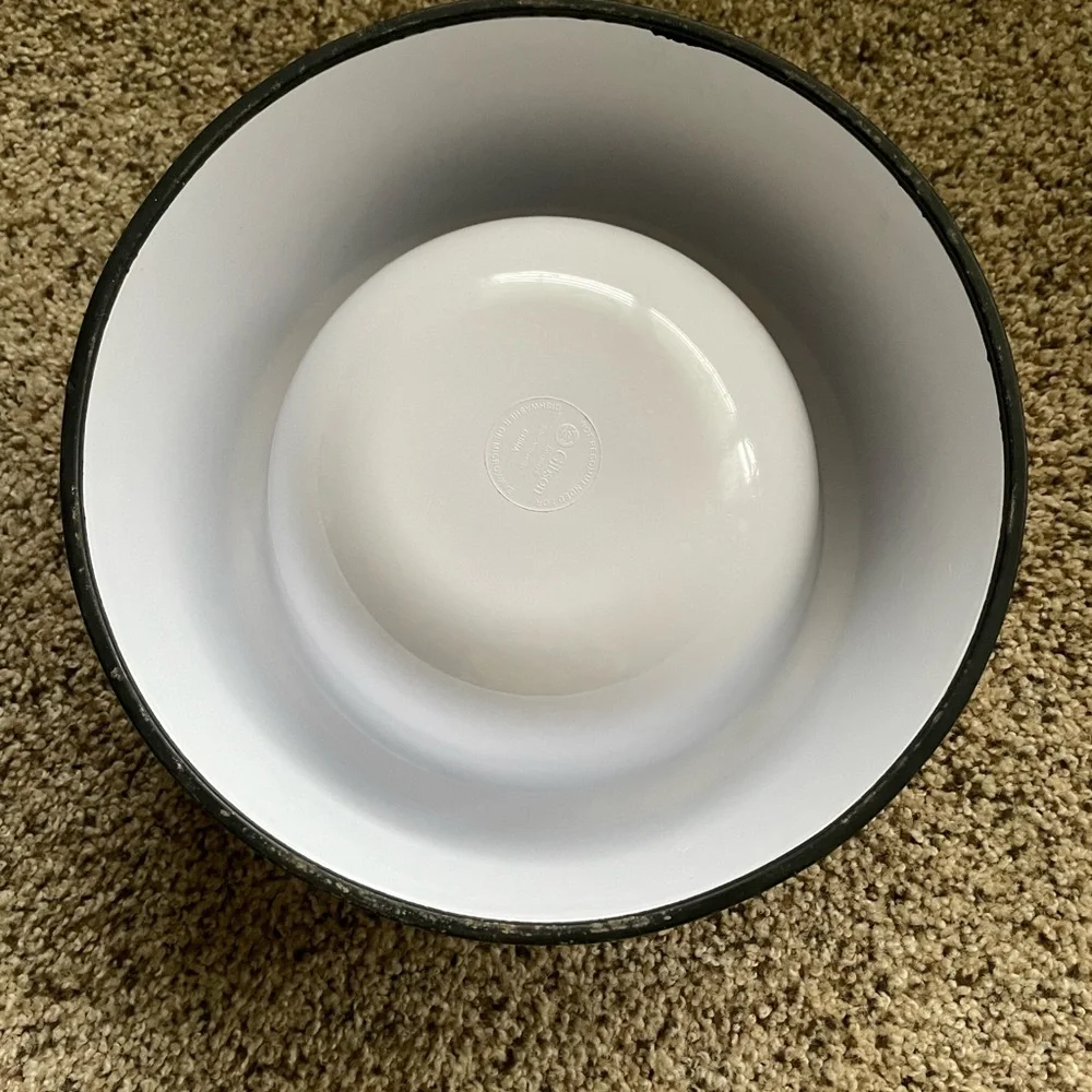 Dog water or food bowl like new